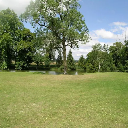 Chateau Du Bourbet Bed and Breakfast 3*