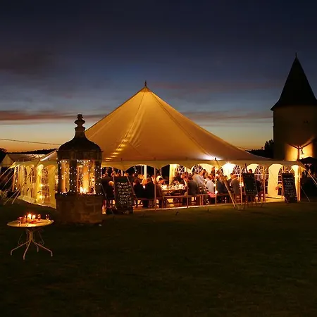 Chateau Du Bourbet Bed and Breakfast 3*