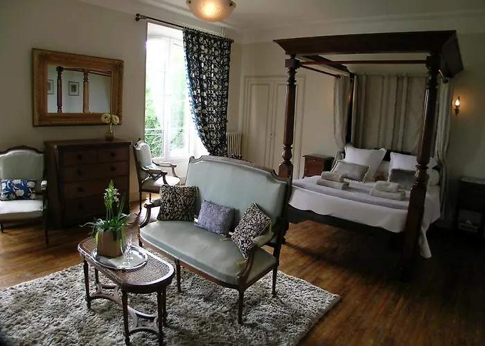 Alojamento de Acomodação e Pequeno-almoço Château Du Bourbet 3*