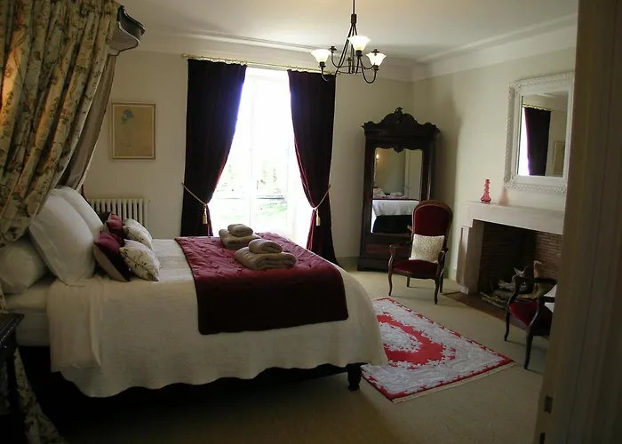 Alojamento de Acomodação e Pequeno-almoço Château Du Bourbet 3*