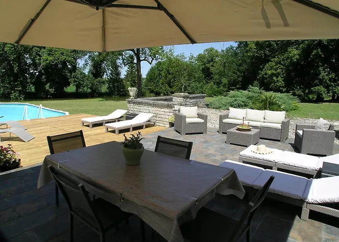 Château Du Bourbet Alojamento de Acomodação e Pequeno-almoço Cherval