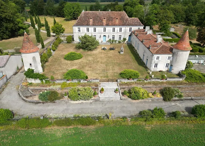 Alojamento de Acomodação e Pequeno-almoço Château Du Bourbet 3*